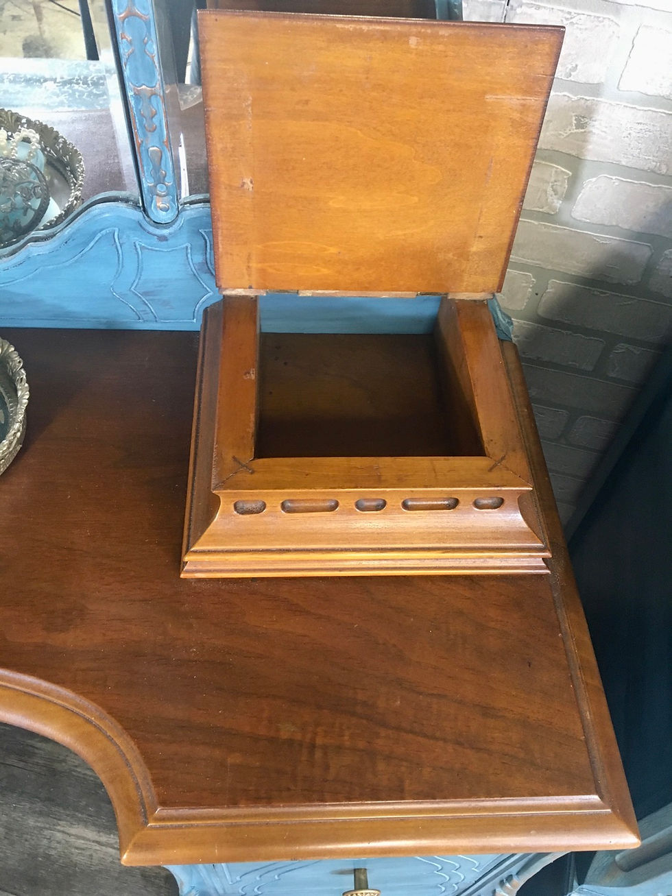 Thumbnail: Beautiful Blue Vintage Dresser & Vanity Set 
