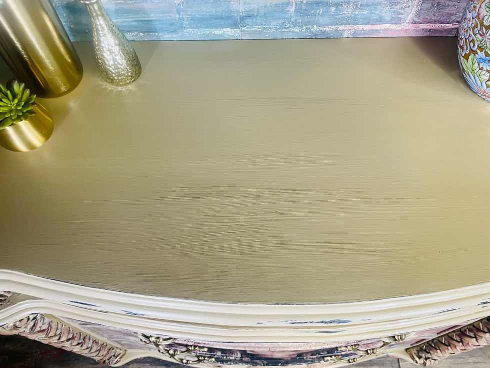 Thumbnail: Large Gorgeous Serpentine Bombay Chest 