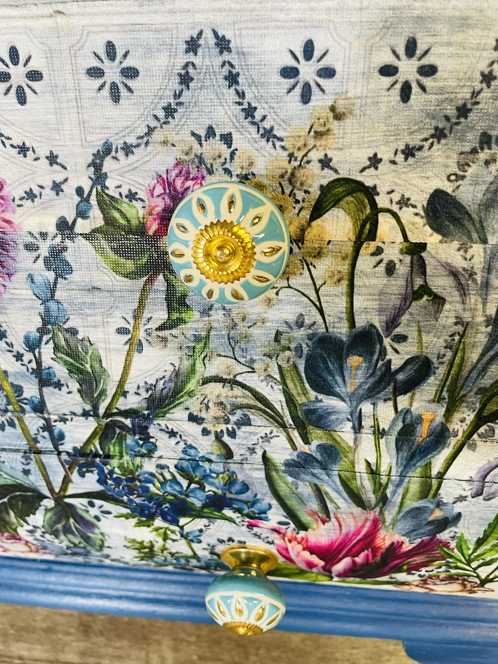 Thumbnail: Beautiful Blue Floral Bombay Chest 