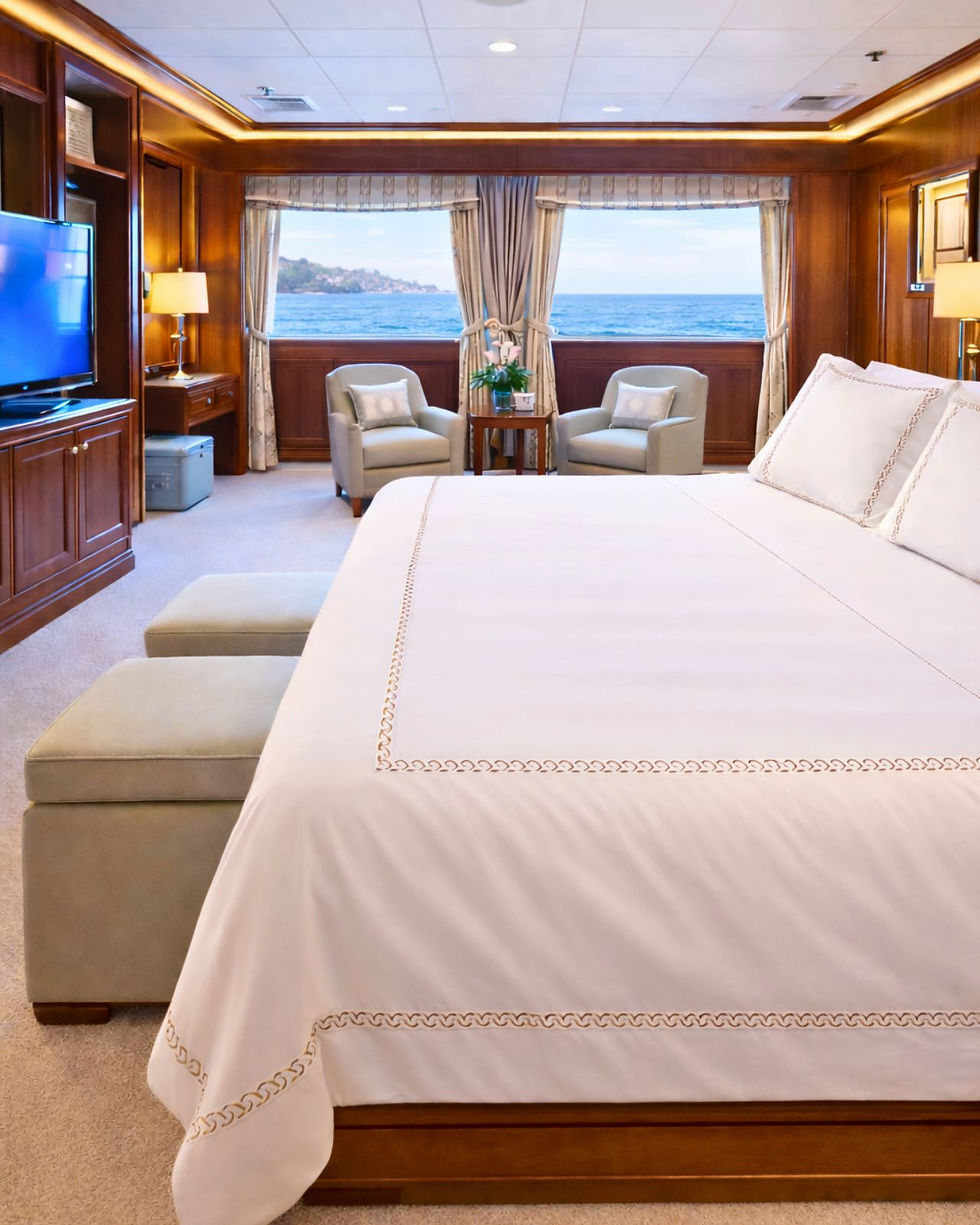 Big room sea view LL 1280_edited.jpg
