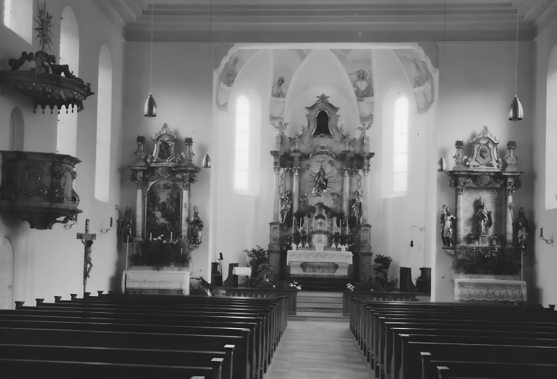 Innenansicht der Kirche nach der Renovierung 1960