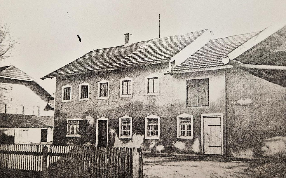 Ropfer-Anwesen (Bauer), Moosinning, Erdinger Straße 4 - Gebäudebestand 1964 durch Neubau ersetzt