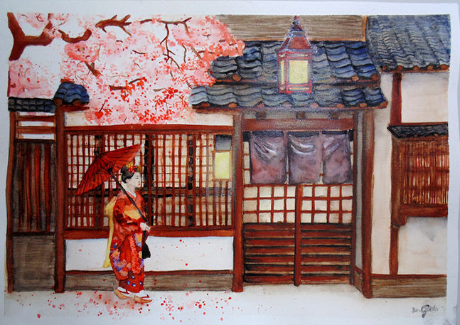 Aquarela de uma rua japonesa com uma casa com arquitetura típica ao fundo, uma mulher vestida de gueixa passando na calçada e uma árvore de cerejeira à esquerda