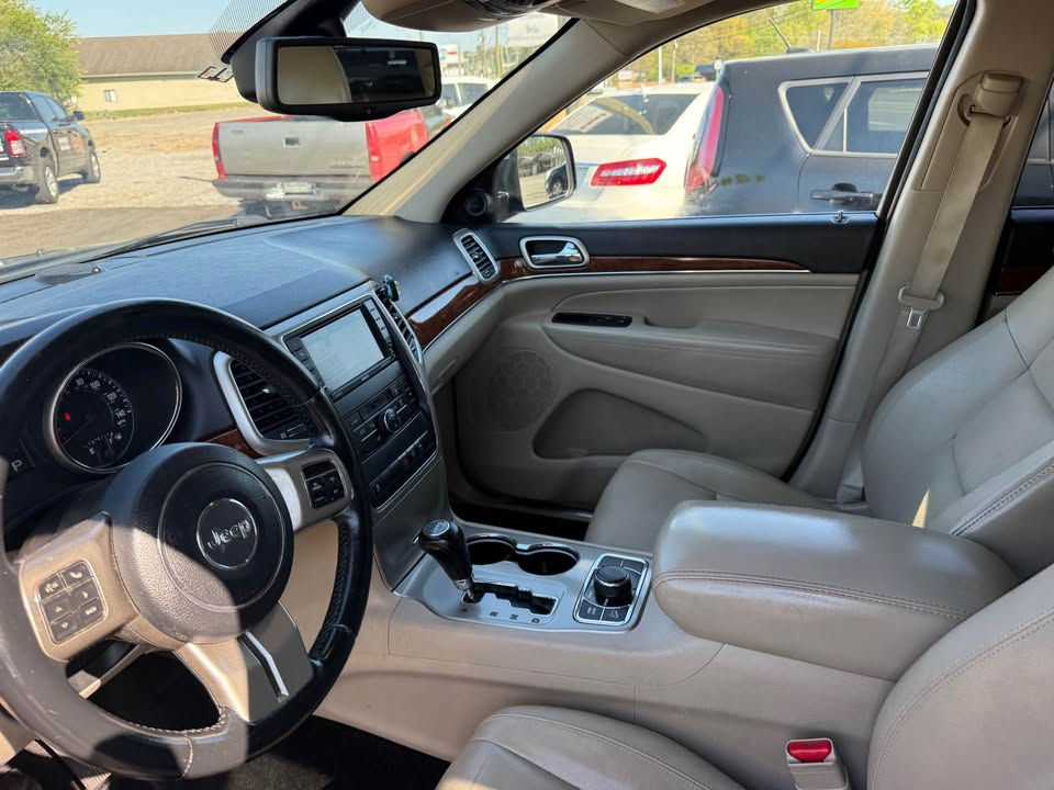 Thumbnail: 2012 Jeep Grand Cherokee 75th Anniversary Edition