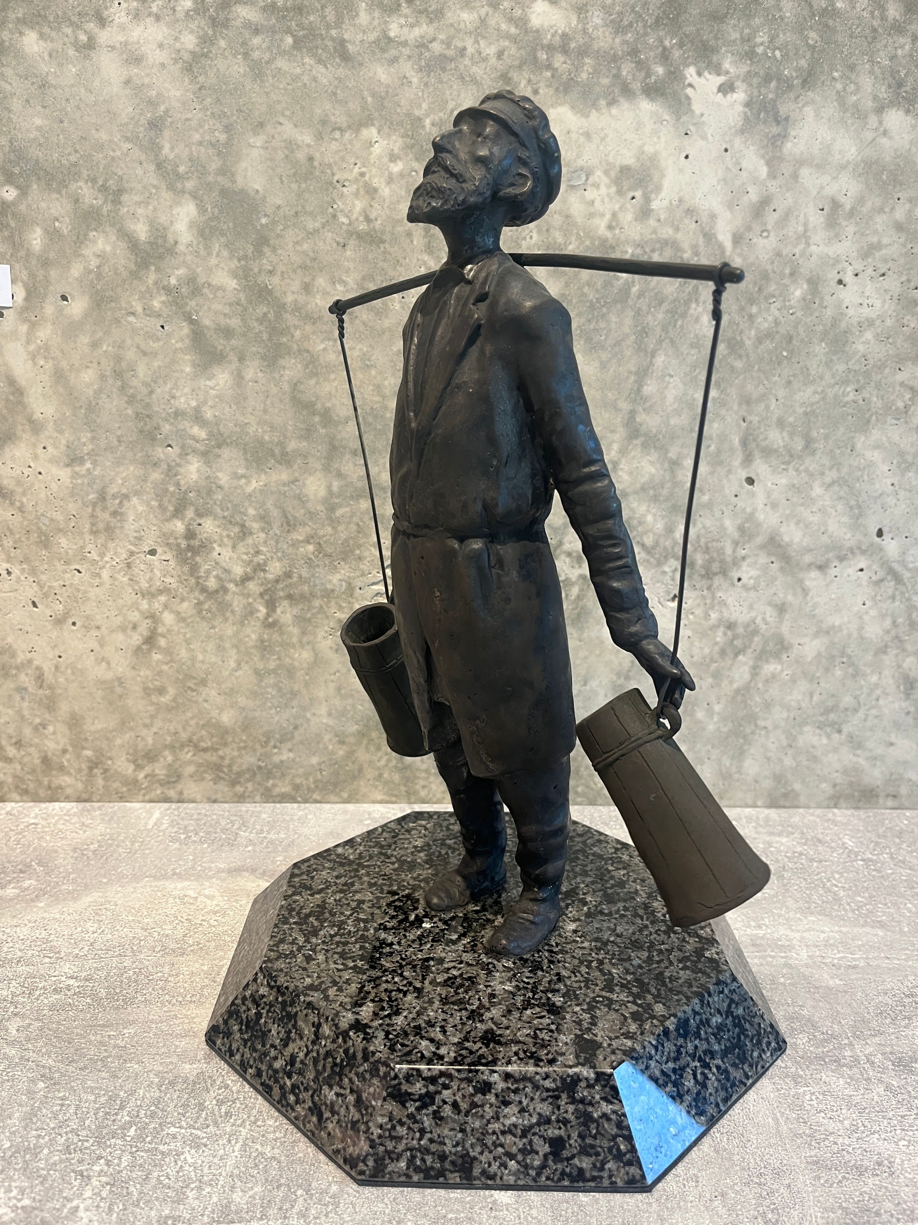 Romualdas Kvintas, Vandens nešėjas