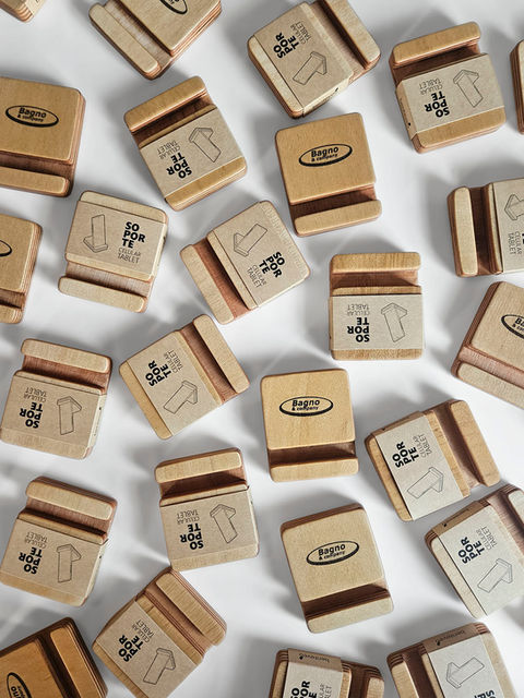 Soporte para celular con grabado empresarial