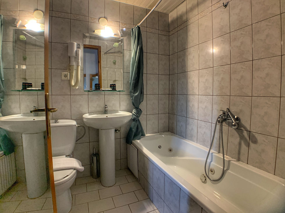 μπάνιο με μπανιέρα