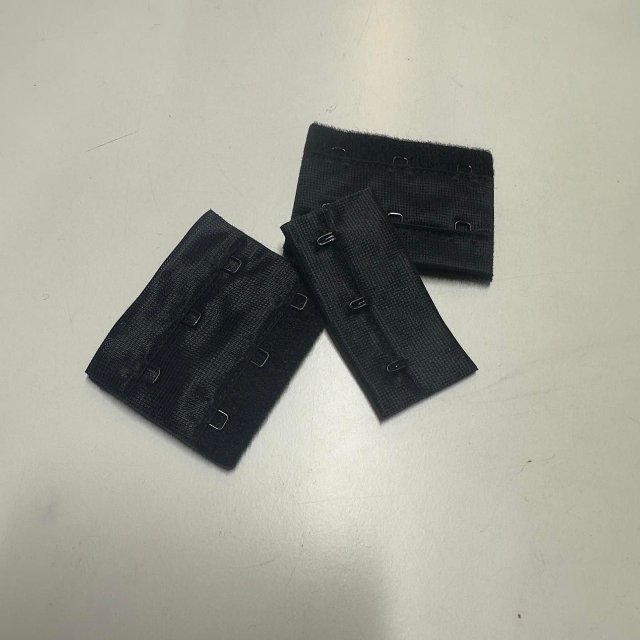 Hook & Eye 2x3 Black