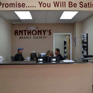 Anthony's Auto Body reception desk with staff in Shrewsbury and Toms River, NJ