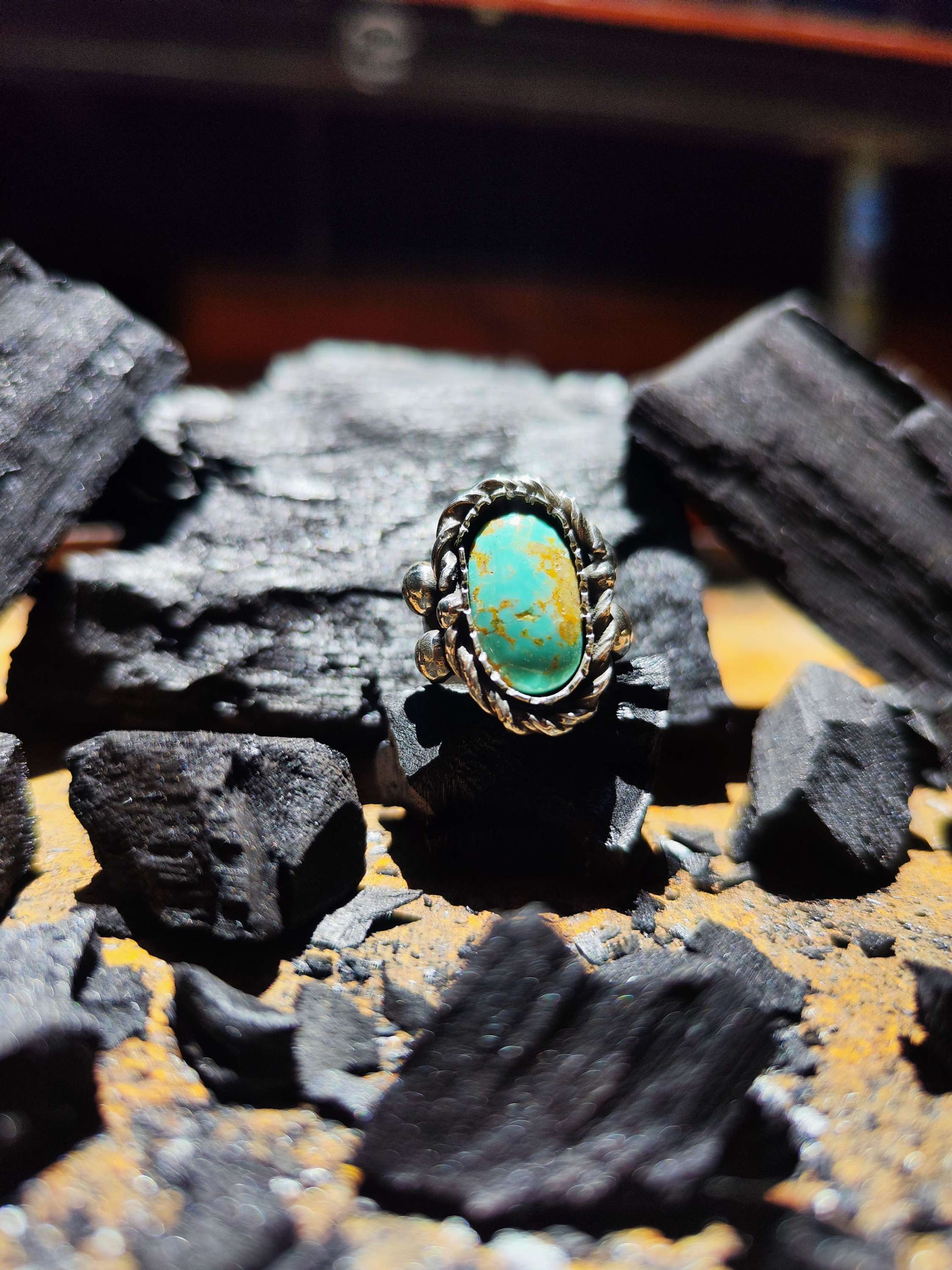 Anel em prata com turquesa com inspiração na joalheria navajo