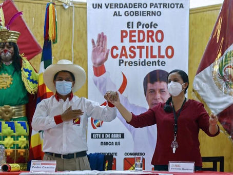 Castillo firma diez compromisos y recibe el apoyo de Juntos por Peru