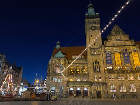Weihnachten -- Christmas, not yet canceled 