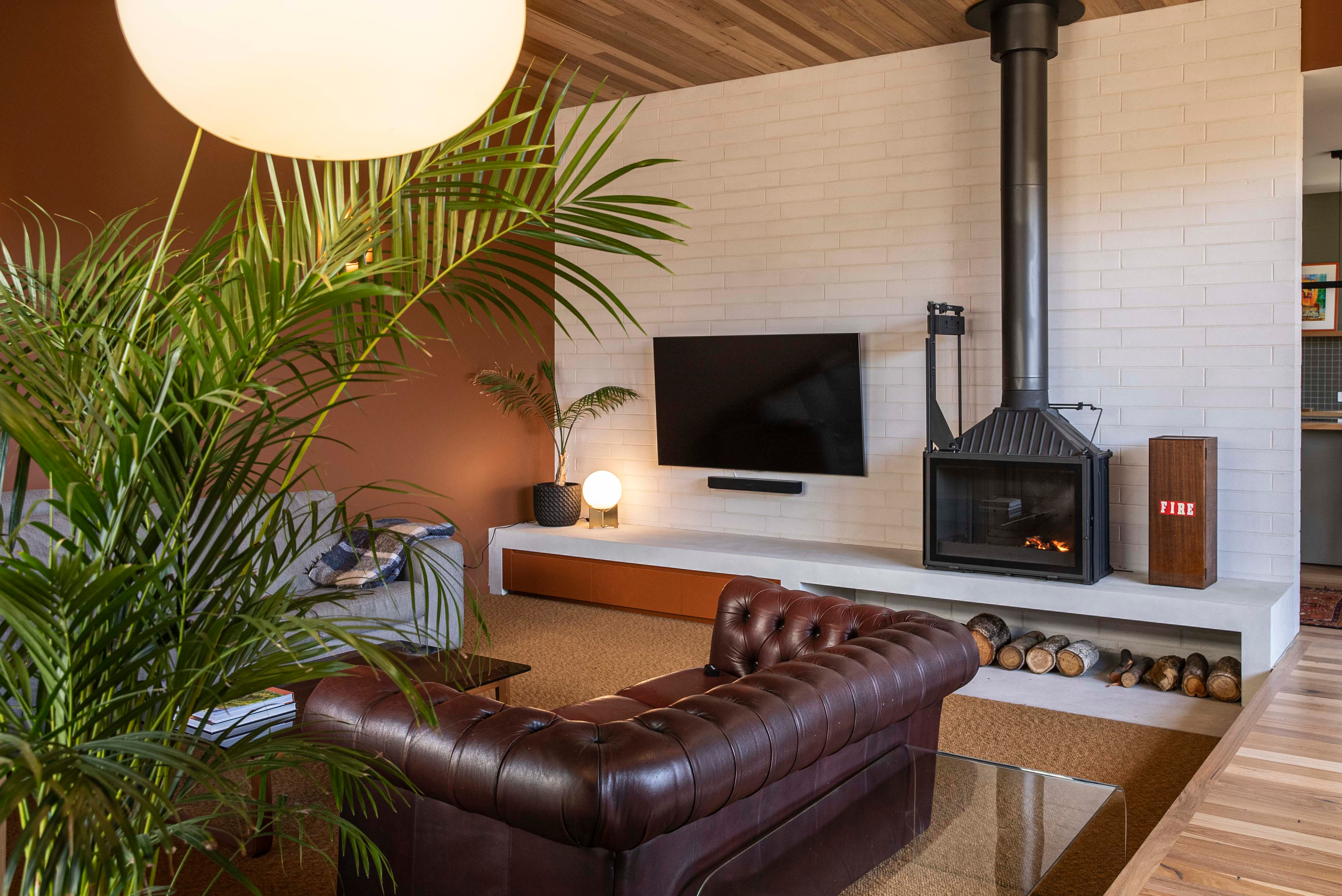 06. Off White Concrete Fireplace with Floor Tile Geelong concrete