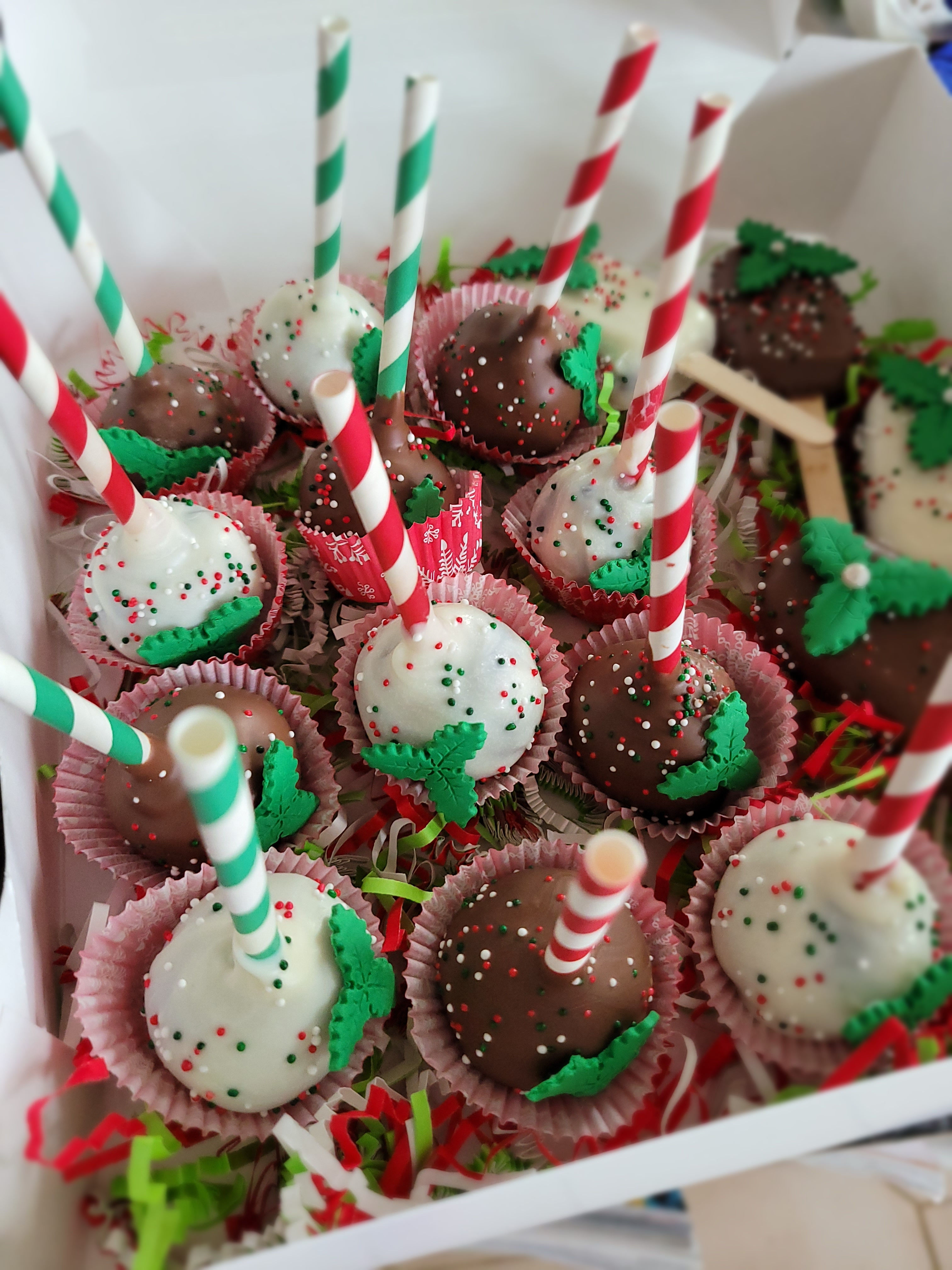 Holiday Cakepops with Fondant and Premium Stick