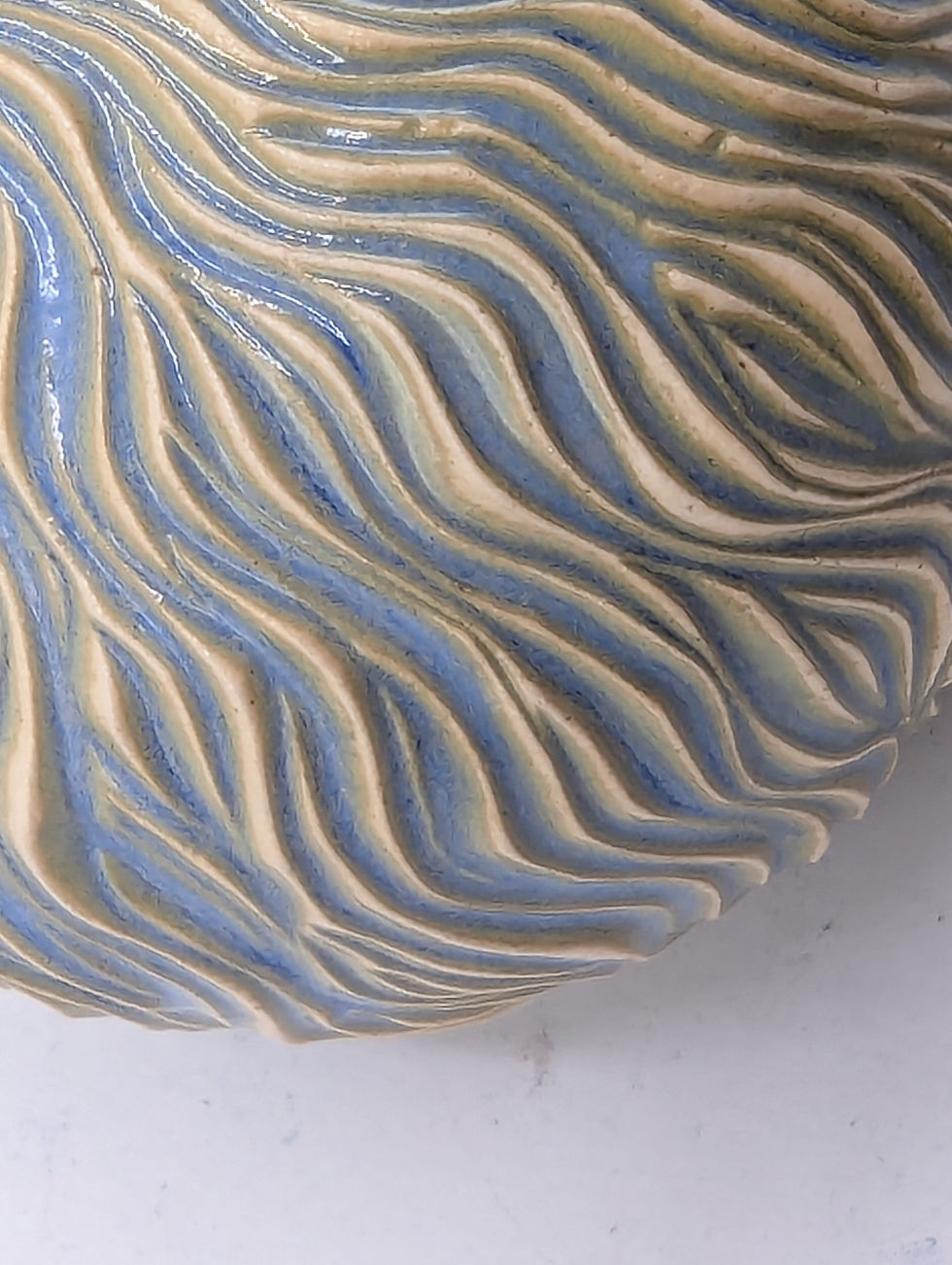 Thumbnail: Pale blue wavy radiating pattern bauble