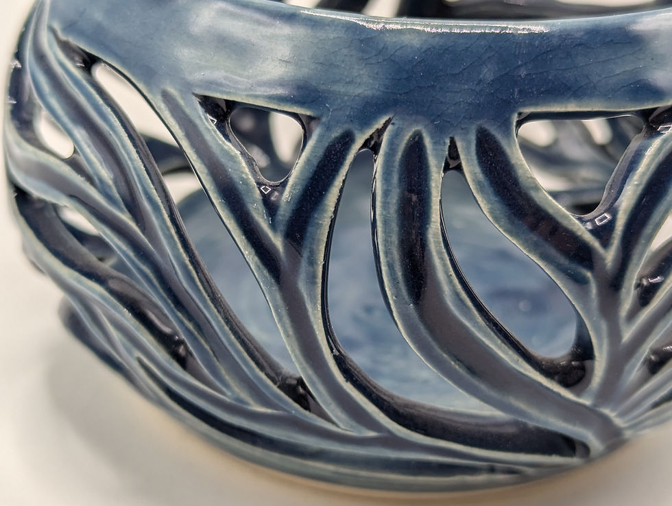 Thumbnail: Blue Abstract wave pattern candleholder