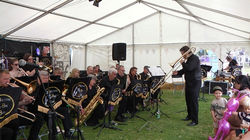 Castle Bytham Band 01