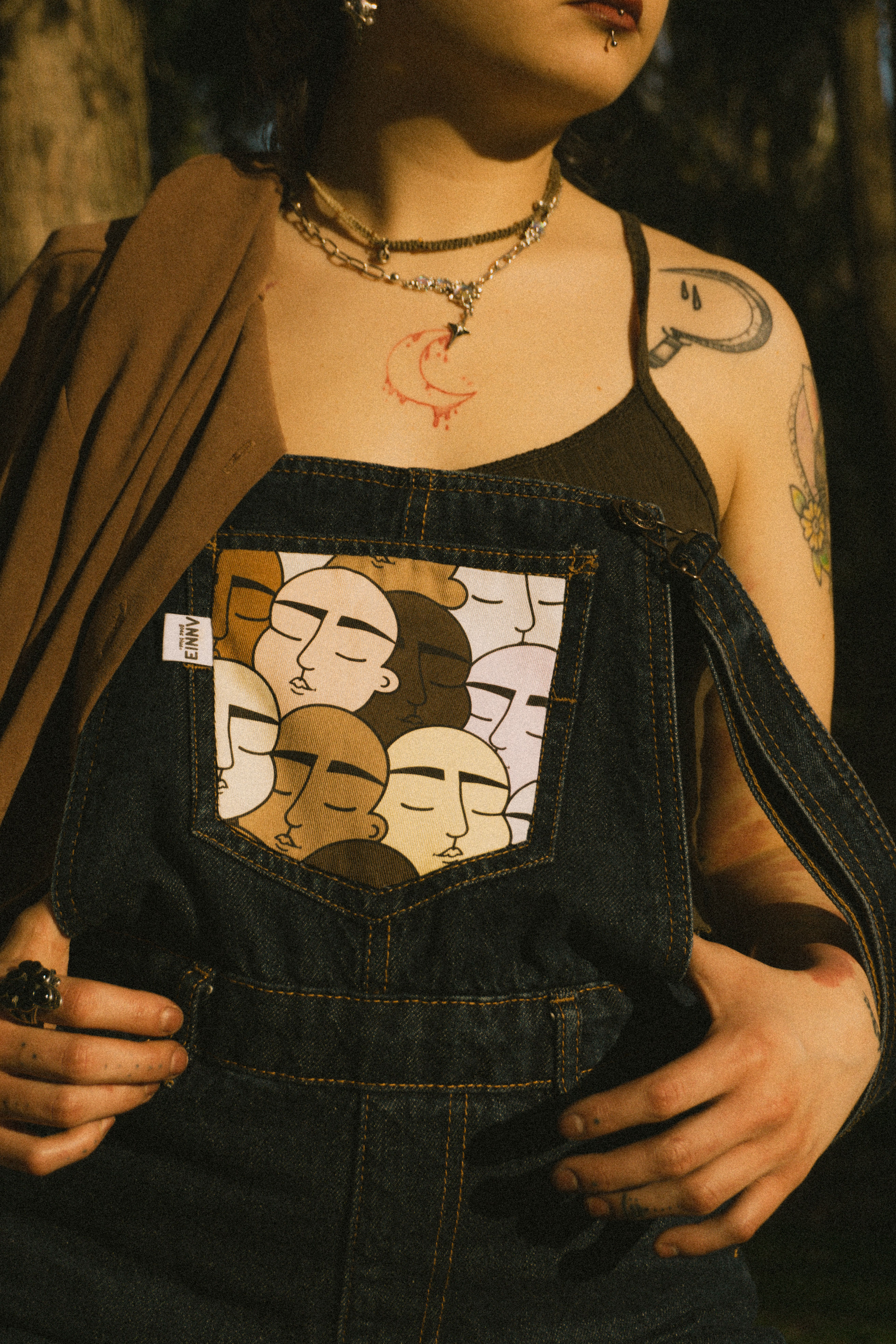 Peto azul oscuro pantalón largo