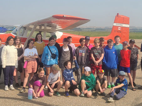 Local Flying Club Hosts Elementary Student Tours