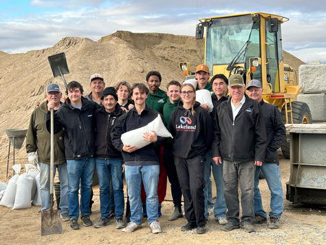 Vermilion Lions Club And Fire Students Fill Sandbags