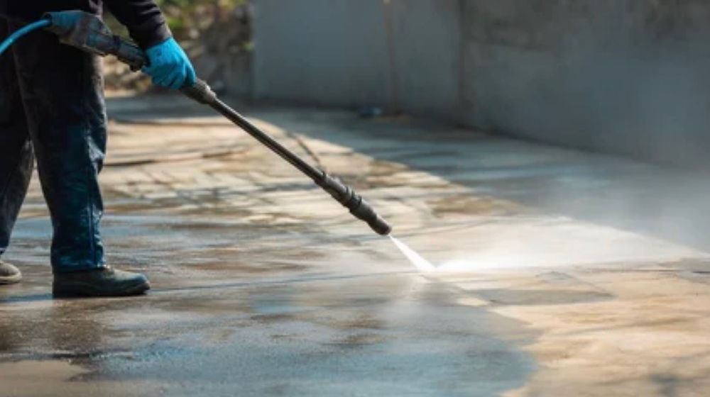 pressure washing near me. Junk removal Near me. Trash Hauling.