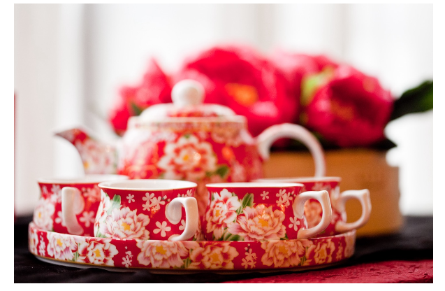 Chinese Wedding Traditions: The Tea Set