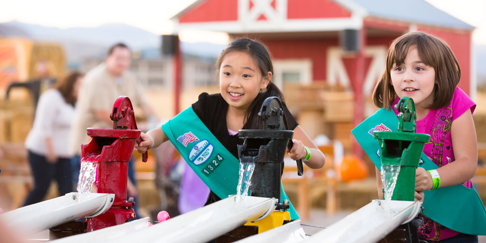 DuckRaces_GirlScouts_Smilingracing_1680x.webp