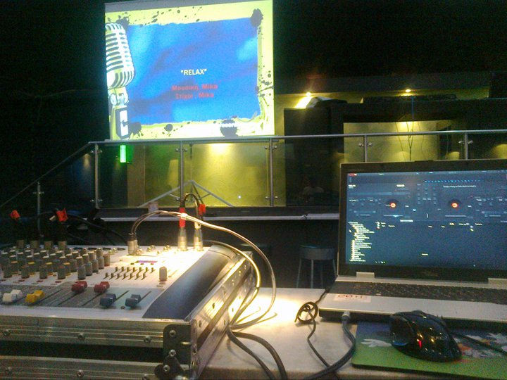 KARAOKE PARTY