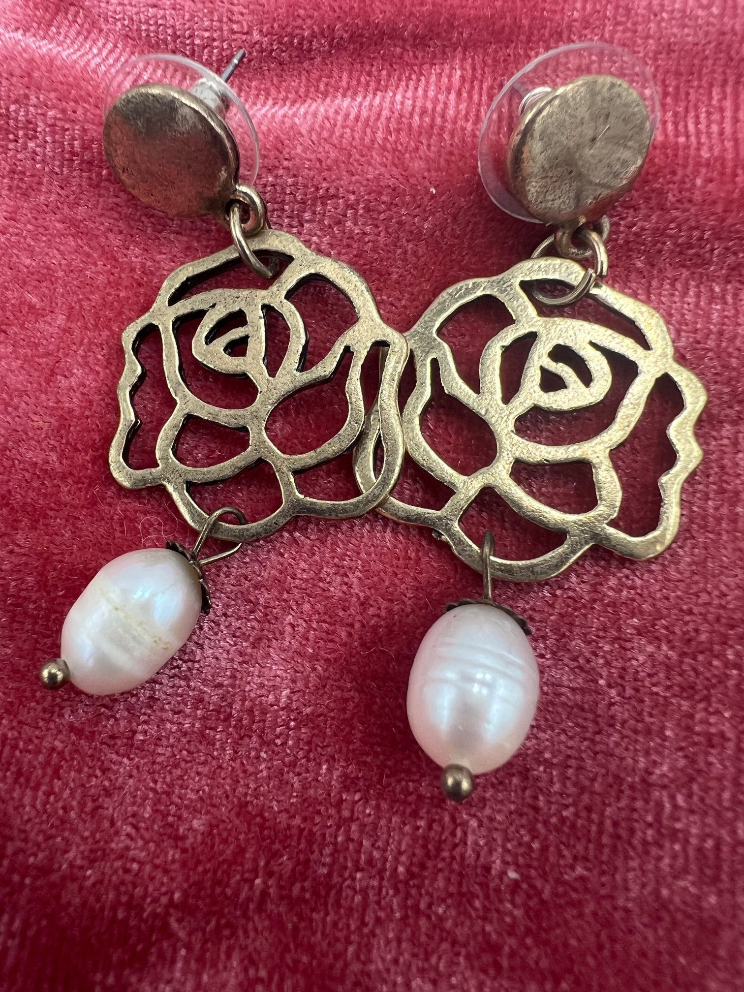 Camillia Pearl Earrings