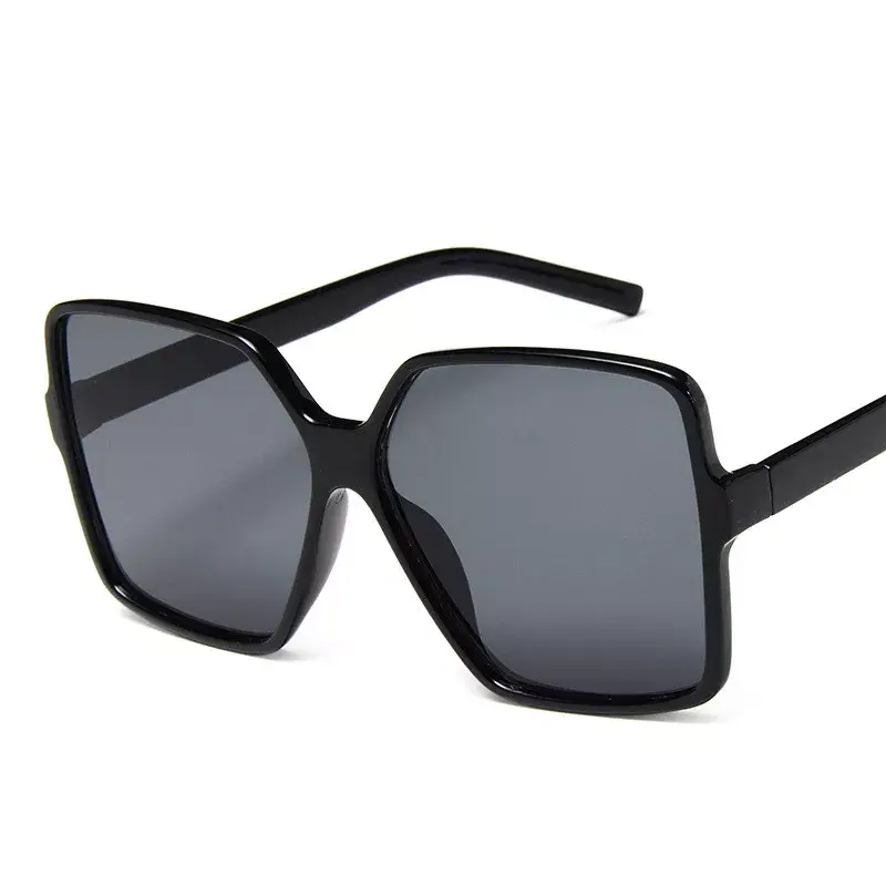 Thumbnail: Women's UV400 Oversized Gradient Sunglasses