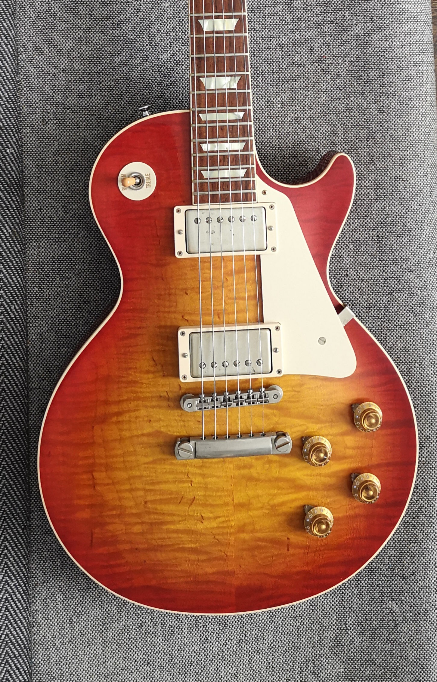 2016 Gibson r9 historic les paul guitar cased 