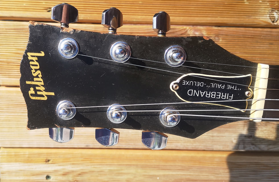 Thumbnail: 1981 Gibson USA The paul deluxe les paul guitar 