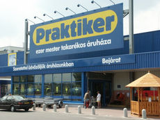 Megmenekült a Praktiker, de kiszáll a Baumax