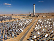 Napenergia-torony a Negev-sivatagban