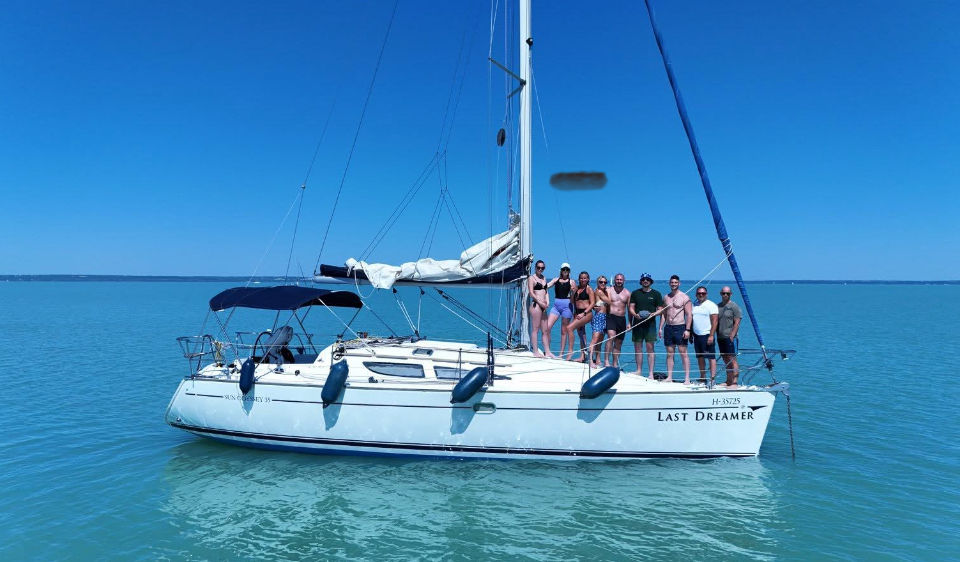 Horgonyzás a Balatonon vitorlással: hogyan válassz jó helyet, és milyen szabályokra figyelj?