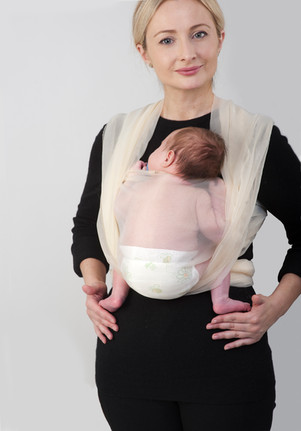 כיצד לשים נכון ובטוח את התינוק במנשא