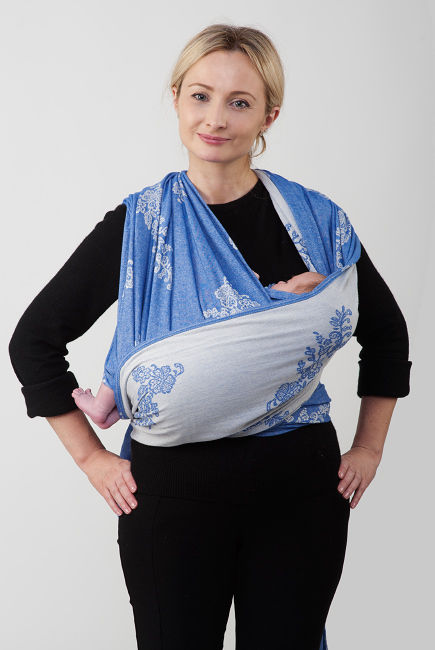 תנוחת ערסול שאיננה מומלצת עבור התינוק במנשא בד