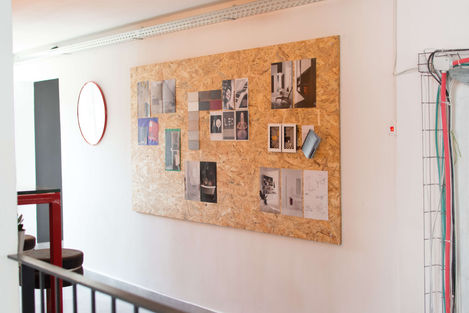 עיצוב חלל מסחרי בגודל 500 מ"ר עם תקרה גבוהה ומחסן פתוח על ידי מעצבת פנים בתל אביב