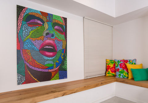 שיפוץ כולל לבית פרטי בן 200 מ"ר במרכז הארץ, עיצוב פנים עדכני עם קווים ישרים וגינה גדולה, הפיכת בית מיושן לבית מודרני