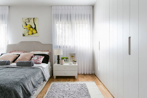 שיפוץ כולל לבית פרטי במרכז הארץ, עיצוב פנים קלאסי עם נגיעות מוזהבות, עיצוב דירה מודרנית