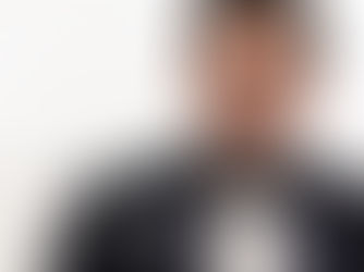 Adrien Brody y su deslumbrante broche de diamantes y esmeralda en los Óscar 2025