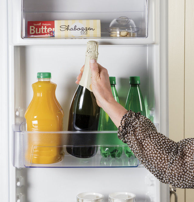 Thumbnail: GE 25.1 Cu. Ft. Side-By-Side Refrigerator, GSS25IYNFS