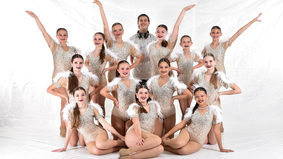 GROUP_19_PON_DE_REPLAY__BDC_DSC_0239_edited.jpg