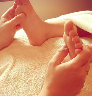massage pied enfant réflexologie