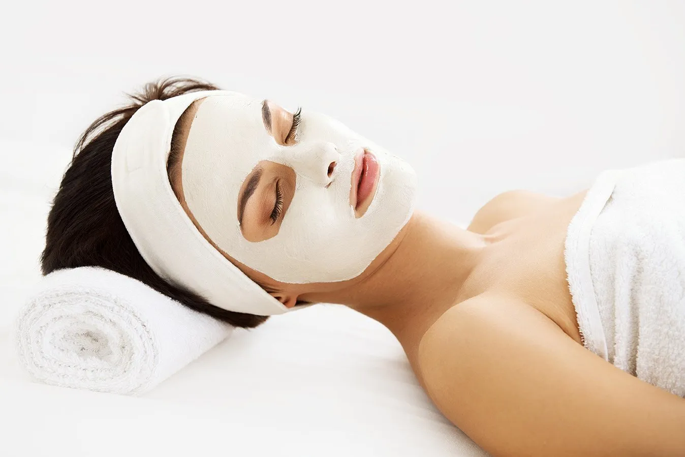 facial-treatment-spa-beauty-salon-1920w.webp