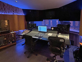 เปิดตัว 2200 Studios ที่ใช้งาน Solid State Logic ORIGIN Analogue Mixing Console ที่ Studio A