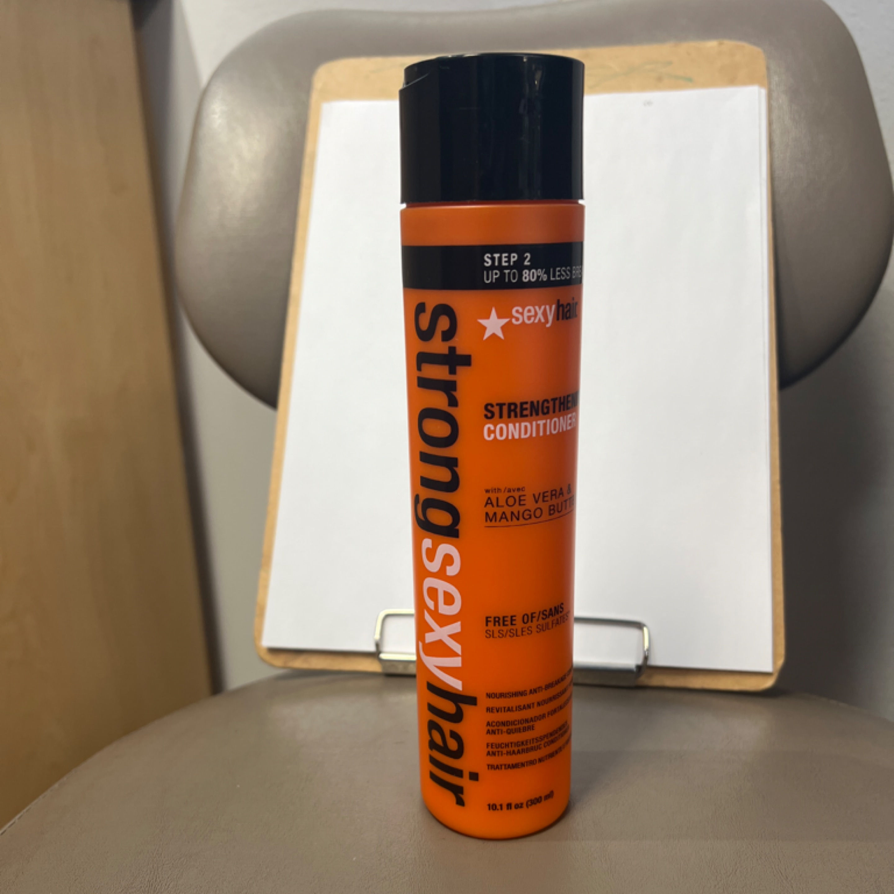 Strong sexy hair strengthening conditioner 10.1 fl oz.