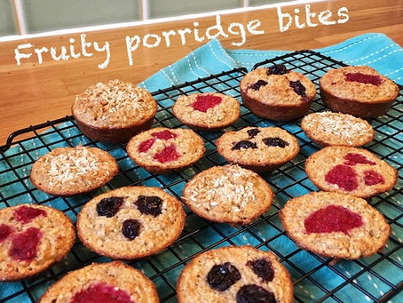 Fruity porridge bites