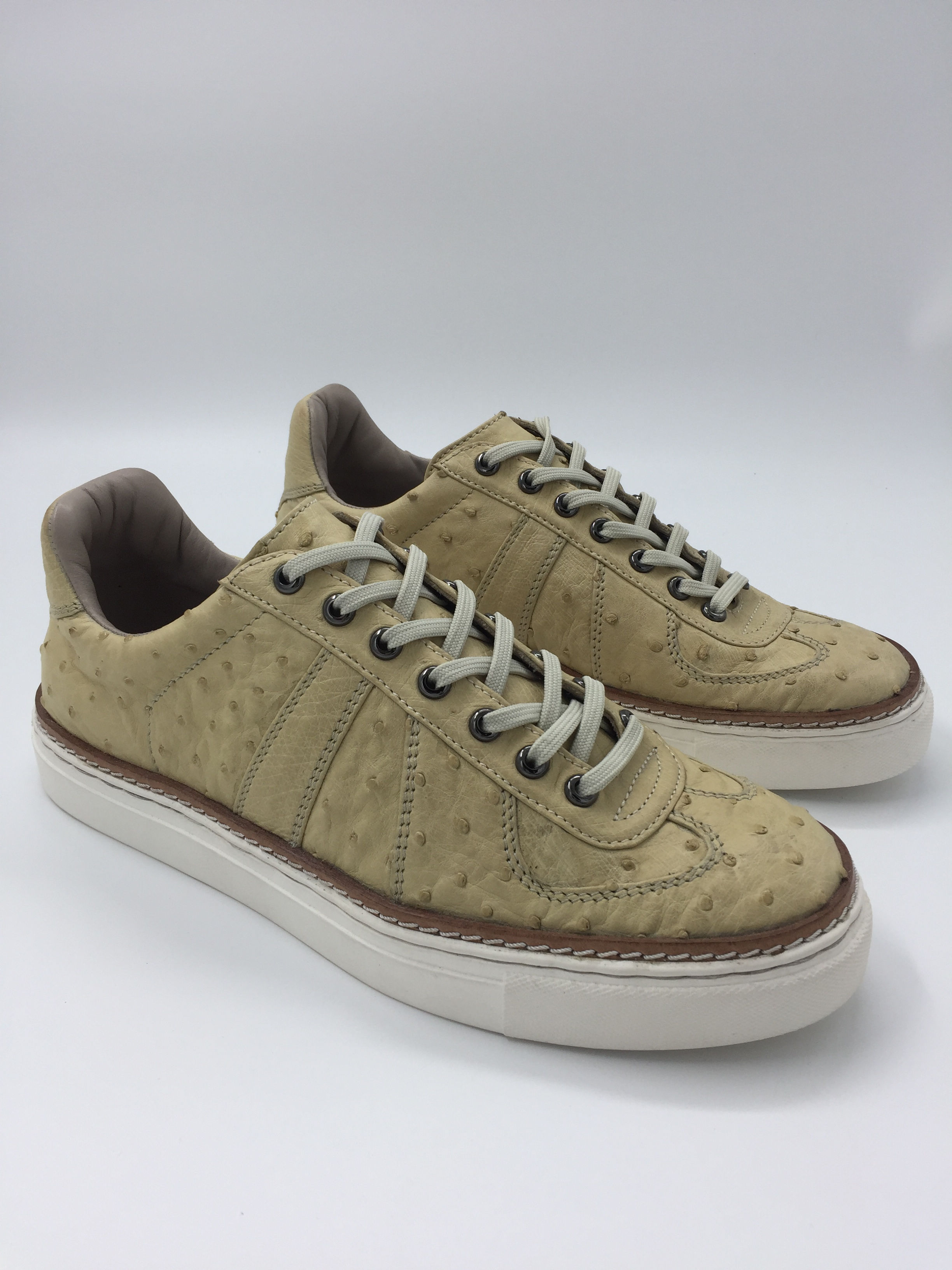 Sneaker in desert color Jacob_Lesman