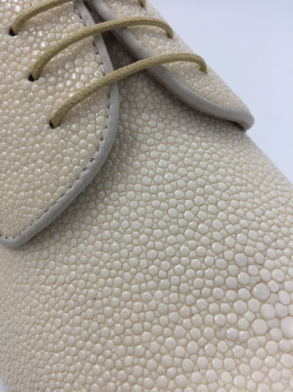 Thumbnail: Stingray off white